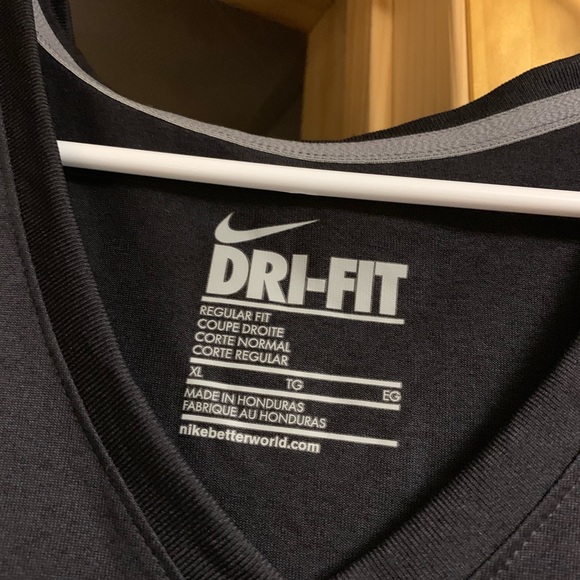 Nike Dri-Fit Tee Shirt - Picture 2 of 3